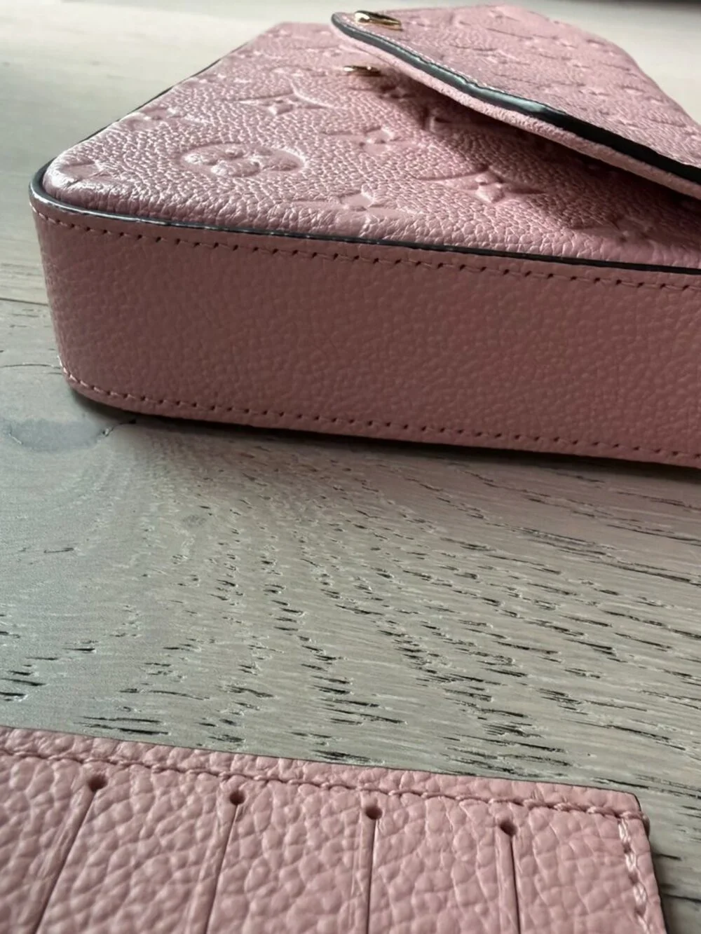 Louis Vuitton Pochette Félicie Monogram Empreinte Rose Poudre